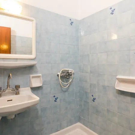 Appartement Nikos 1 *